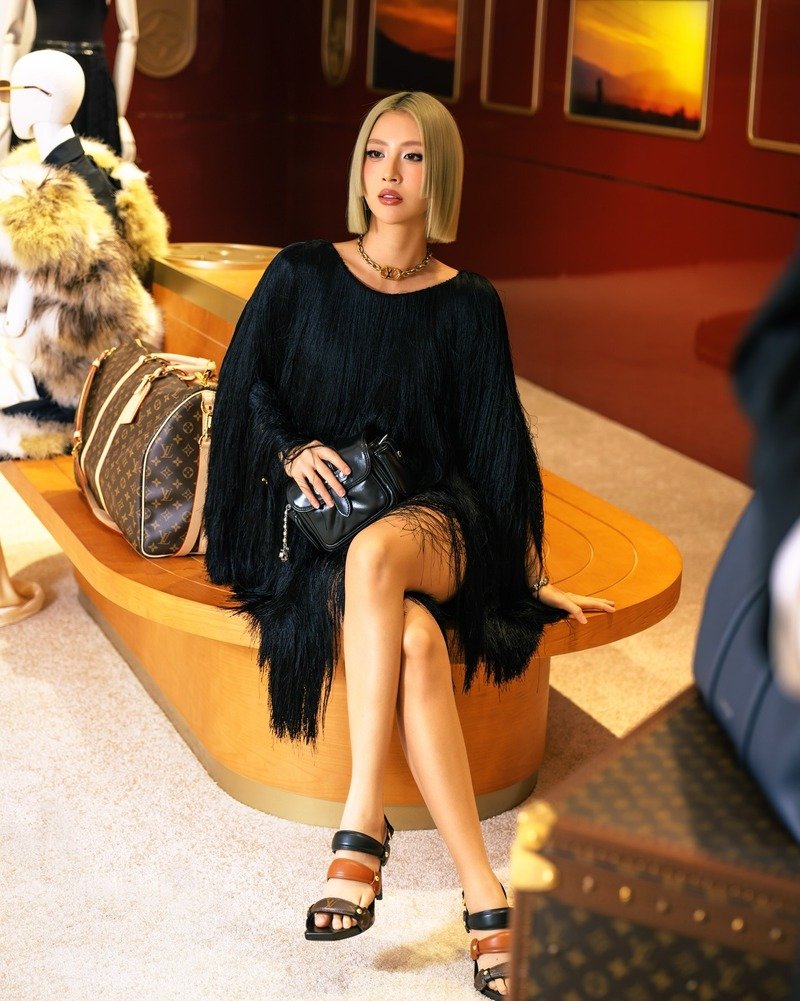 Quỳnh Anh Shyn hấp dẫn