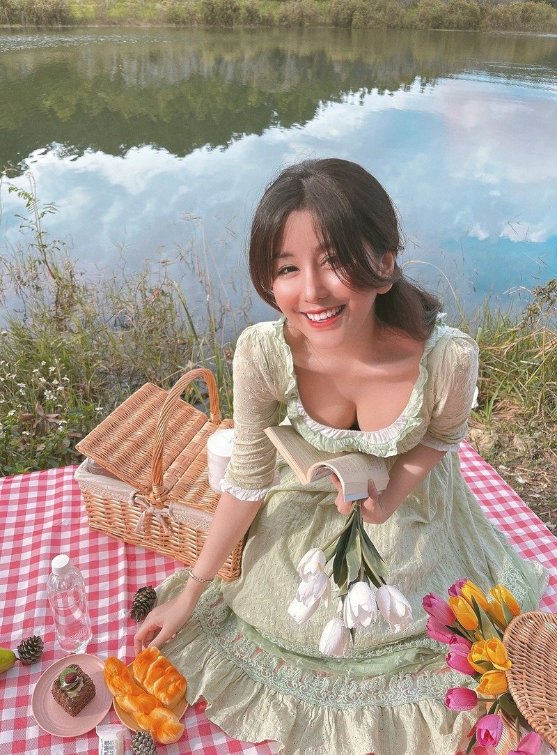 Võ Ngọc Trân sexy