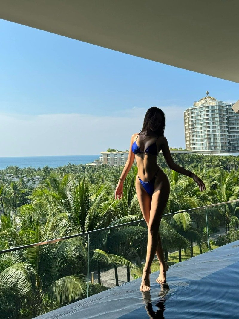 ảnh Hà Vi Vi bikini 18