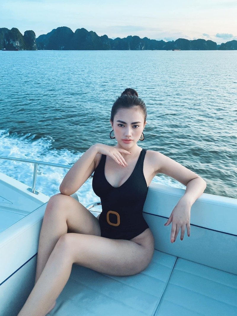 ảnh Hà Vi Vi bikini 5