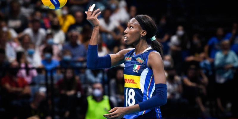 egonu-dan-dau-ghi-diem