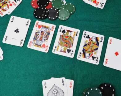 Tư duy đọc bài tẩy trong Poker giúp chiến thắng dễ dàng