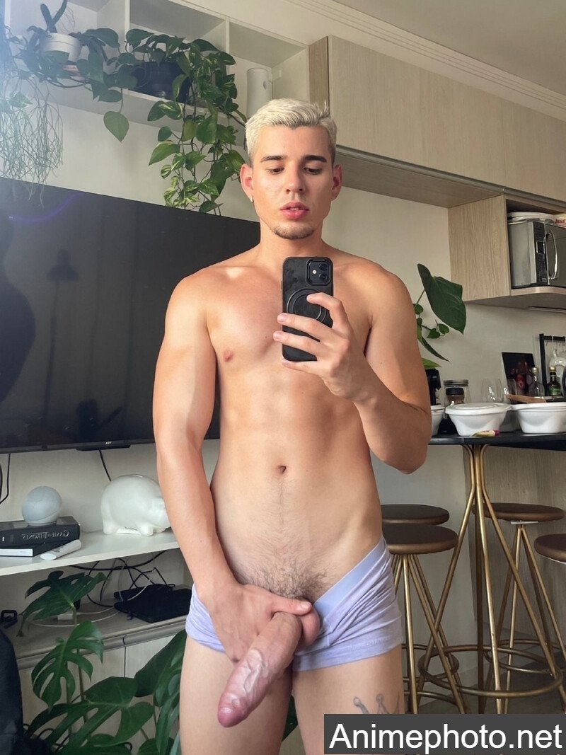 Loạt ảnh trai Tây cặc khủng nổi bật