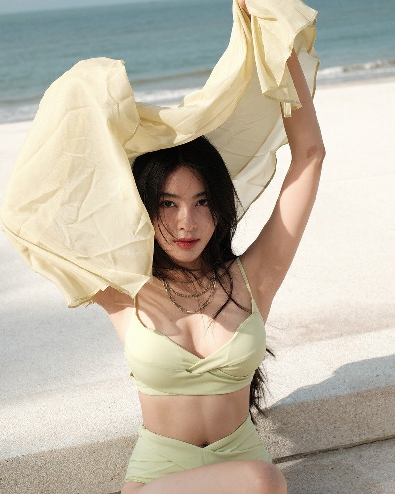 ảnh Linh Trương bikini 25