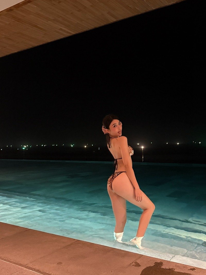 ảnh Linh Trương bikini 44