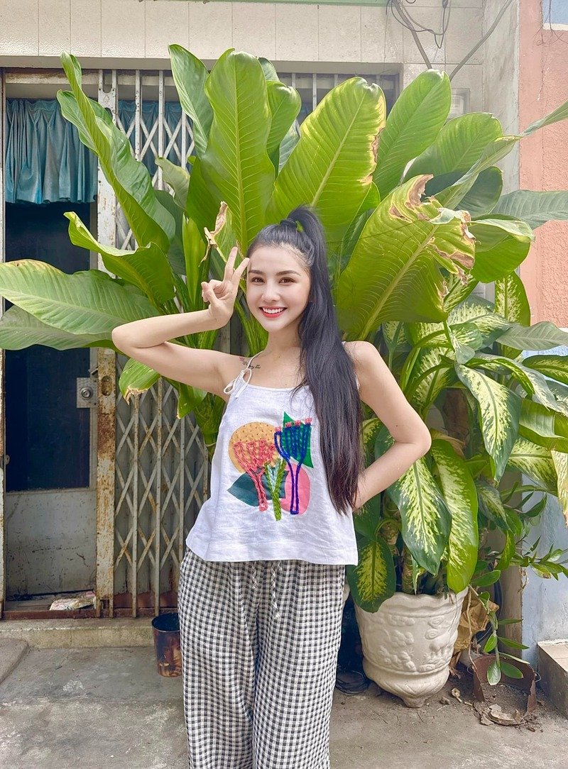 ảnh hot girl Nguyễn Thị Tố Uyên sexy 1