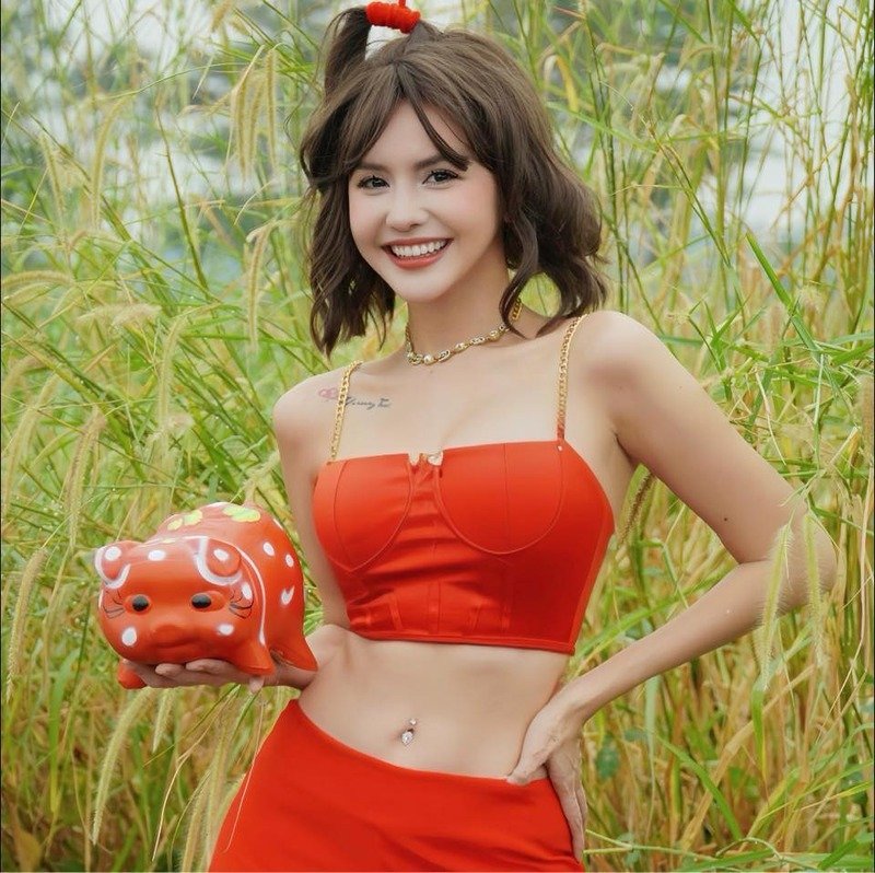 ảnh hot girl Nguyễn Thị Tố Uyên sexy 10