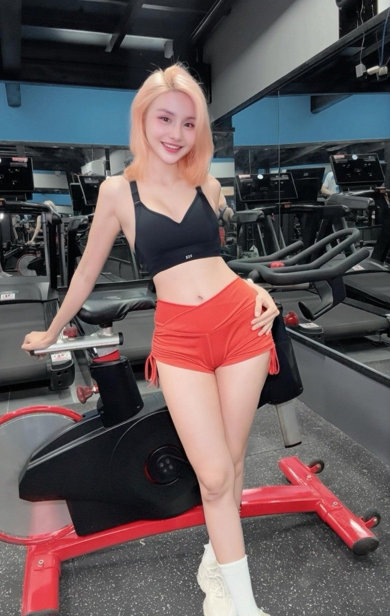 ảnh hot girl Nguyễn Thị Tố Uyên sexy 15