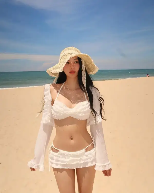 phí phương anh nude