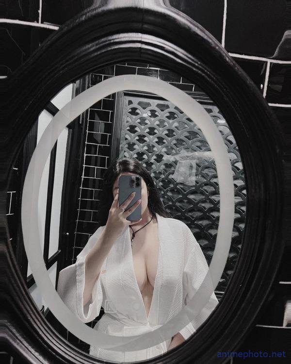 ảnh vú sexy hot girl vú to căng mọng