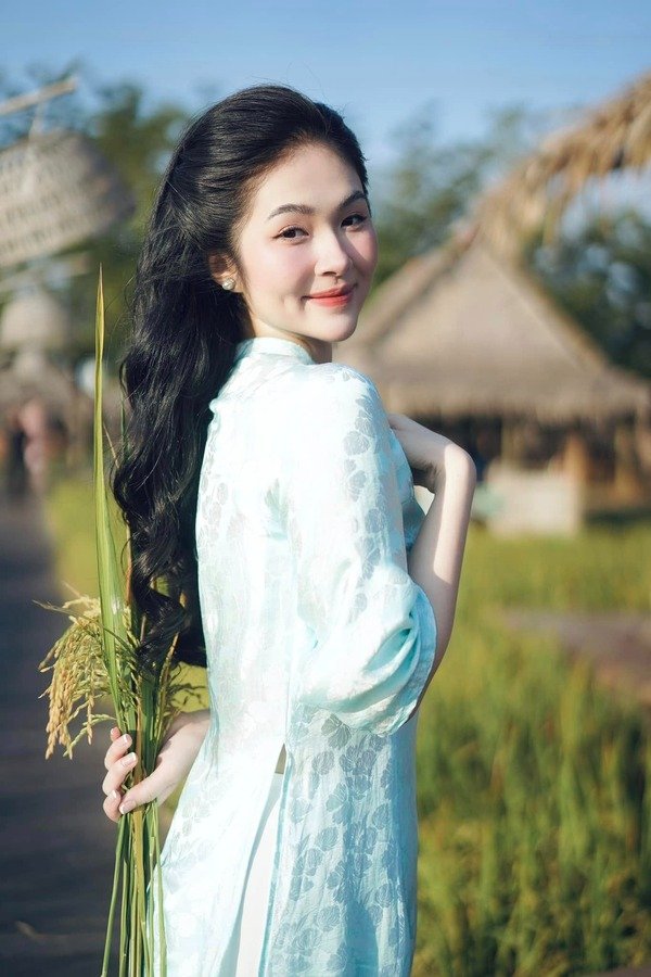 ảnh Bùi Thị Yến Nhi gợi cảm