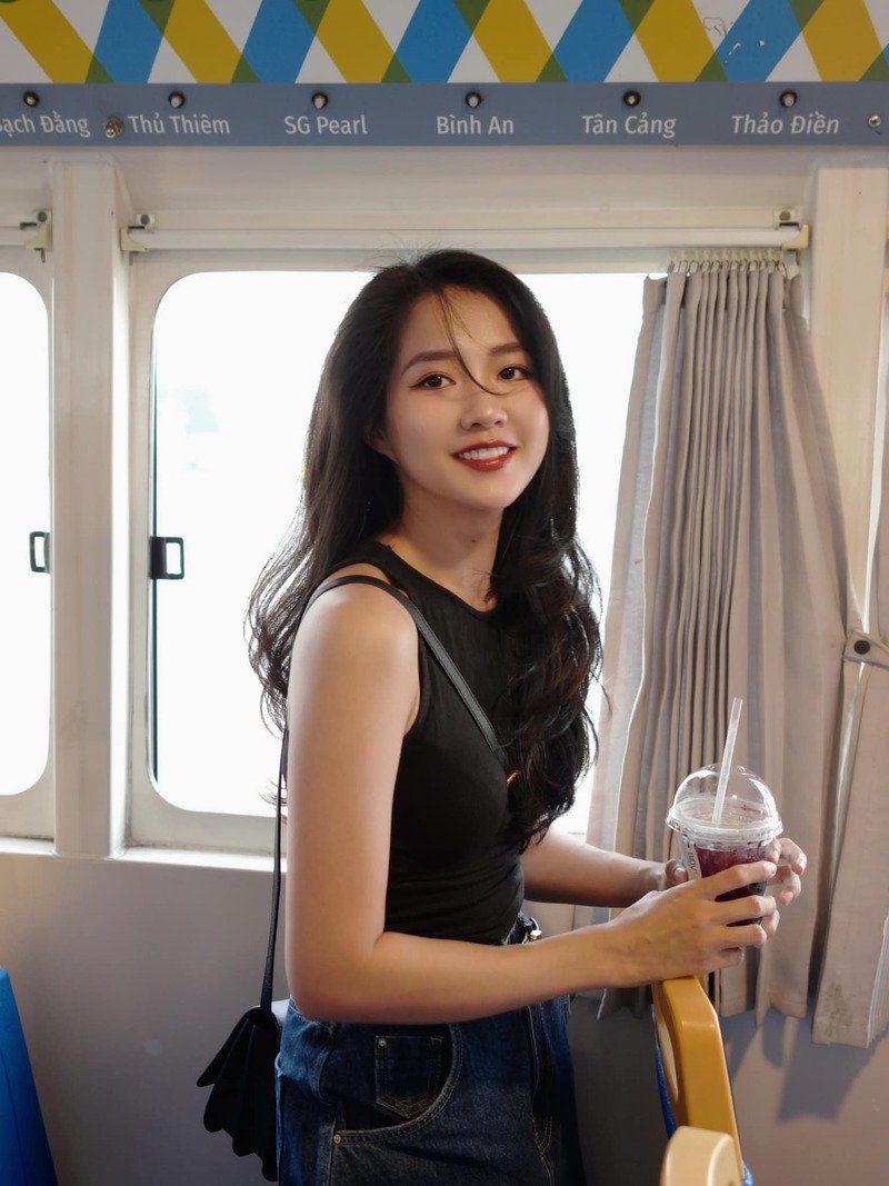 ảnh Kiều Trinh cười