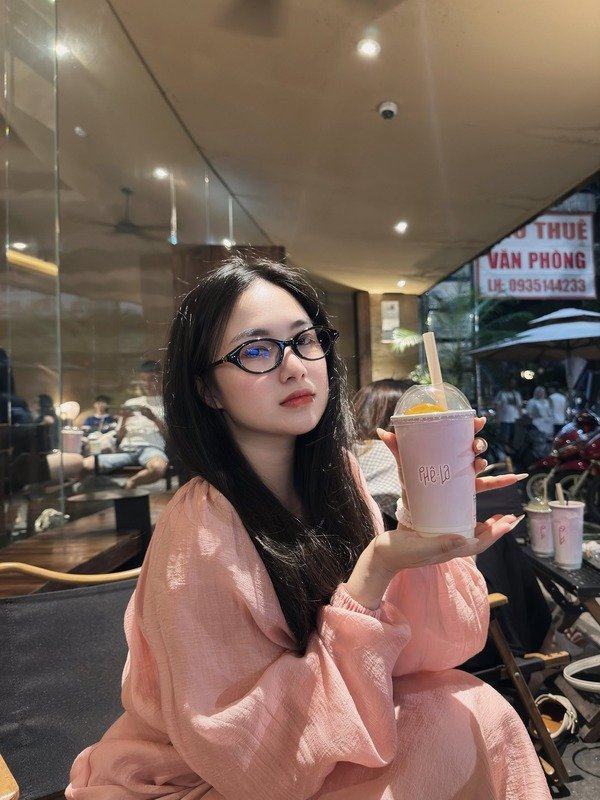 ảnh Trần Thuỳ Linh 10