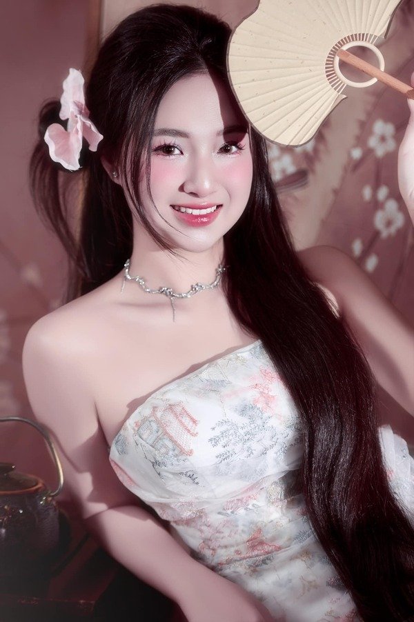 ảnh Trần Thuỳ Linh 2