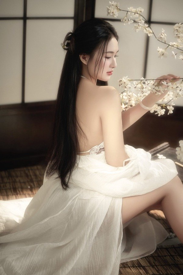 ảnh Trần Thuỳ Linh 26