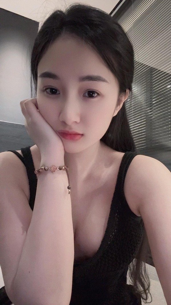 ảnh Trần Thuỳ Linh 7