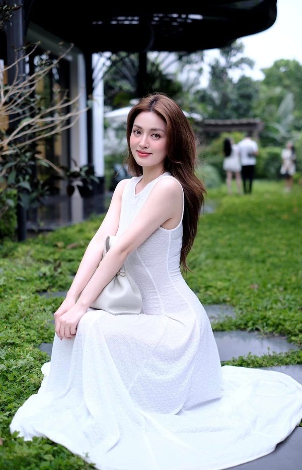 Ảnh Hồ Liên trang điểm đẹp