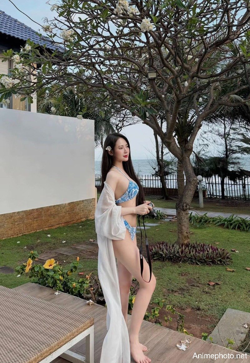 Ảnh hay Trịnh Mỹ Duyên pose bikini hoàng hôn cuốn hút