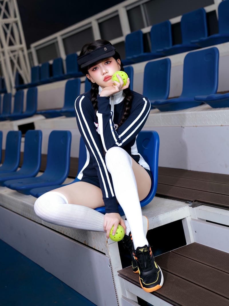 Ảnh sex hot Ngọc Trinh vòng một căng tròn