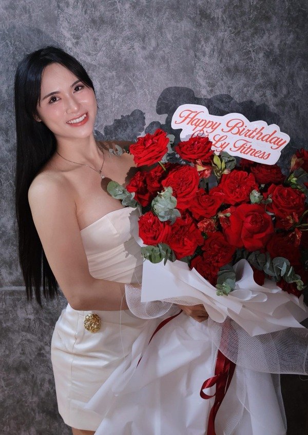 ảnh Hương Khánh Ly cười