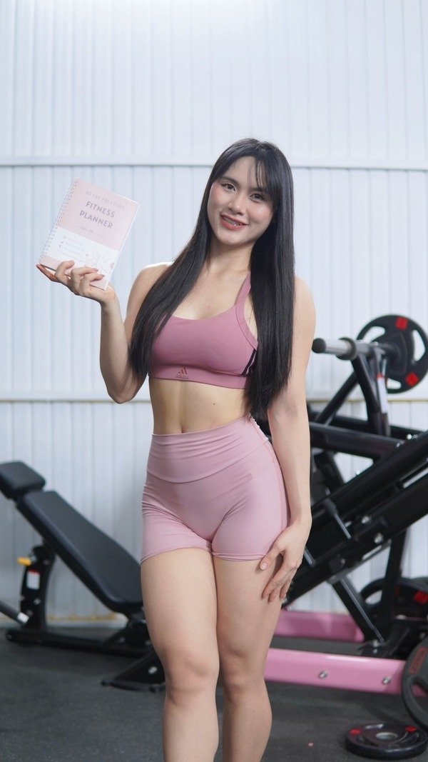 ảnh Hương Khánh Ly ngực khủng