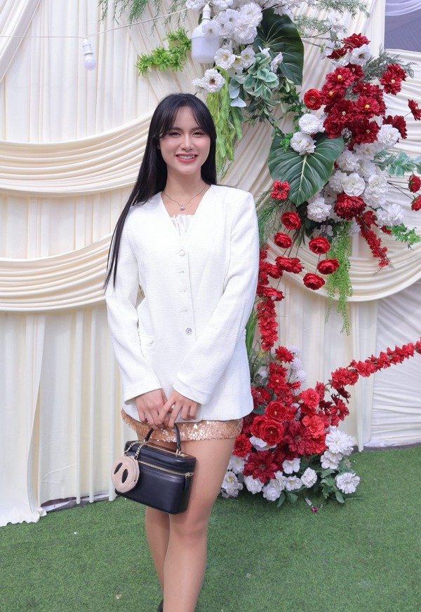 ảnh Hương Khánh Ly nhẹ nhàng