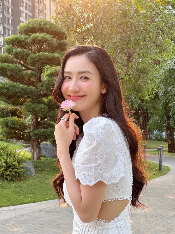 ảnh á hậu hà thu 4k