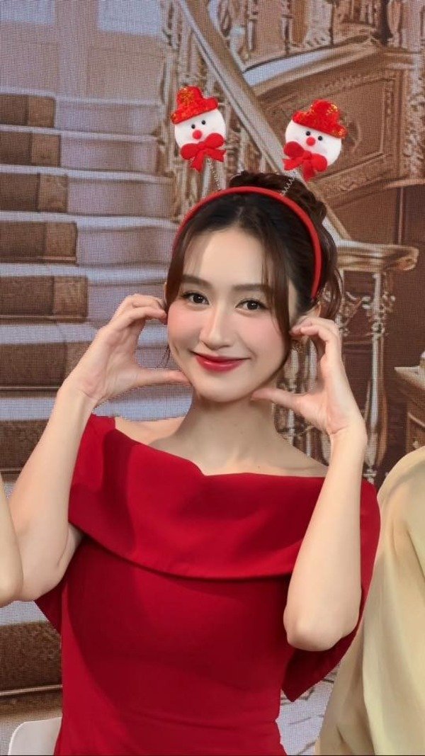 ảnh á hậu hà thu mlem