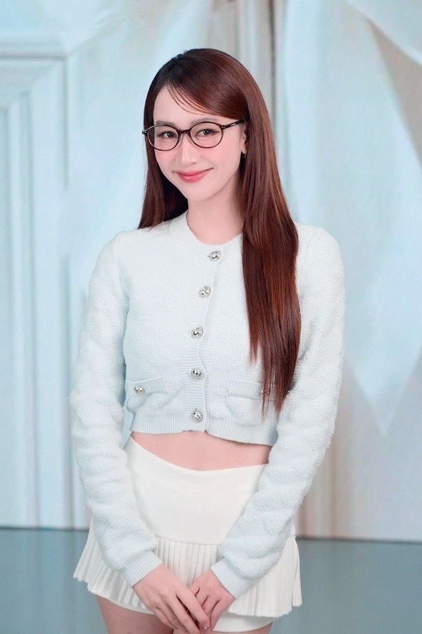 ảnh á hậu hà thu tìm chồng