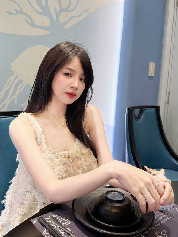 ảnh sex dj Mie 19