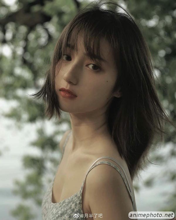 Ảnh close-up gái xinh mặt mộc ngây thơ đáng yêu