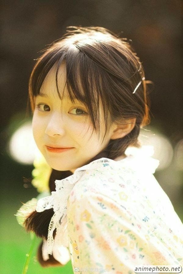 Chân dung gái xinh mặt mộc tự tin tươi tắn