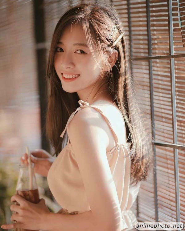 Gái đẹp mặt mộc tự nhiên ngây thơ trong sáng