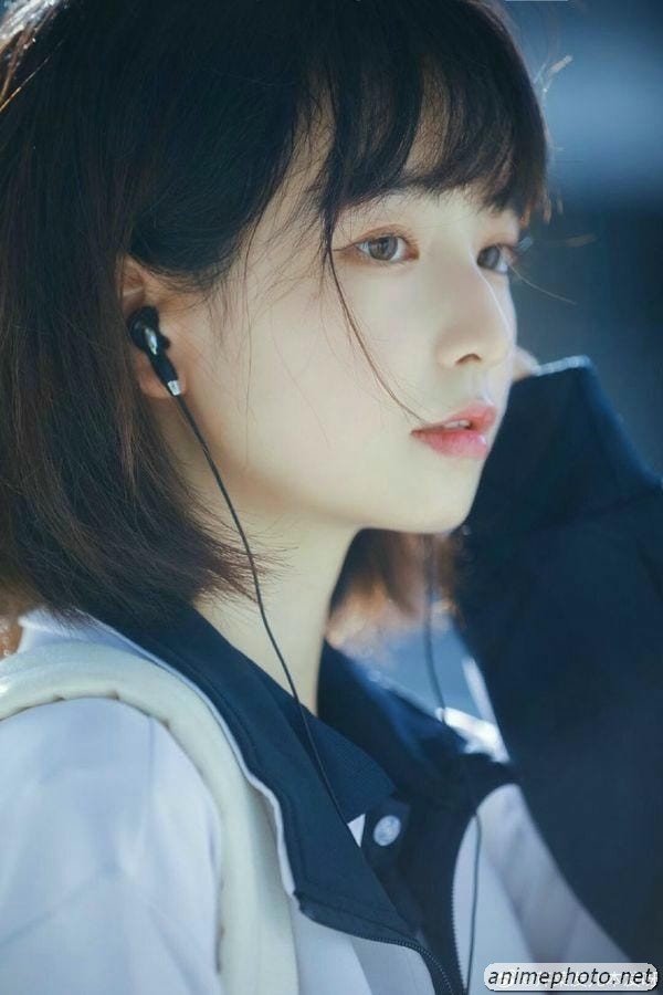 Hot girl selfie mặt mộc da sáng khỏe mạnh