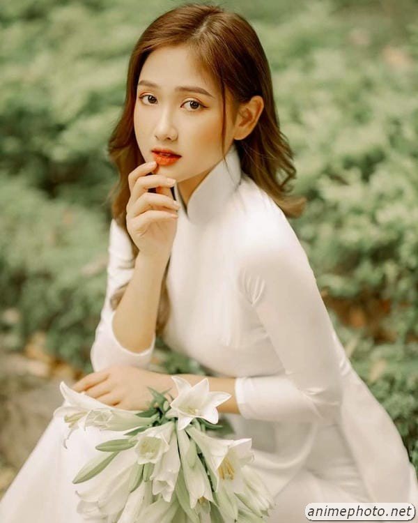 Mỹ nhân trẻ trung khuôn mặt mộc dịu dàng quyến rũ