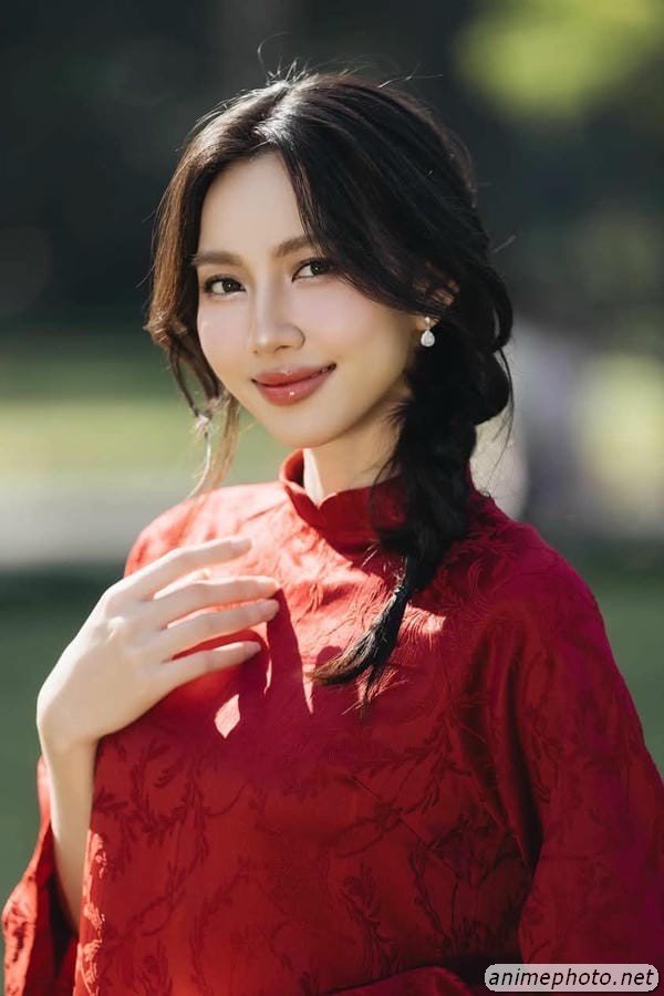 nguyễn thúc thuỳ tiên 18+