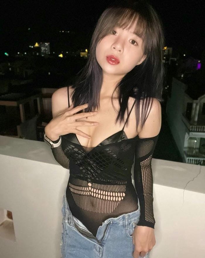 Album Ngô Ngọc Tường Vy body cuốn hút