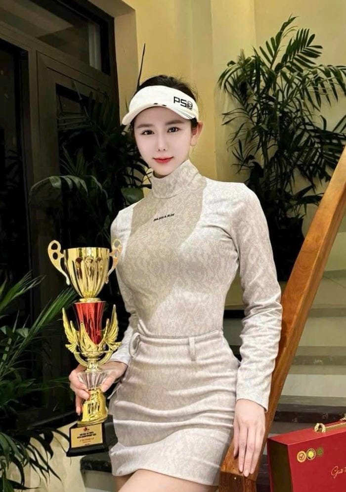 Ảnh Lê Nguyệt Anh duyên dáng nữ tính