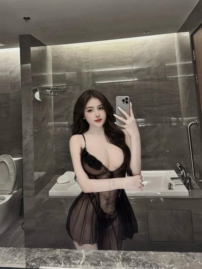 Ảnh avatar ngực to gợi cảm