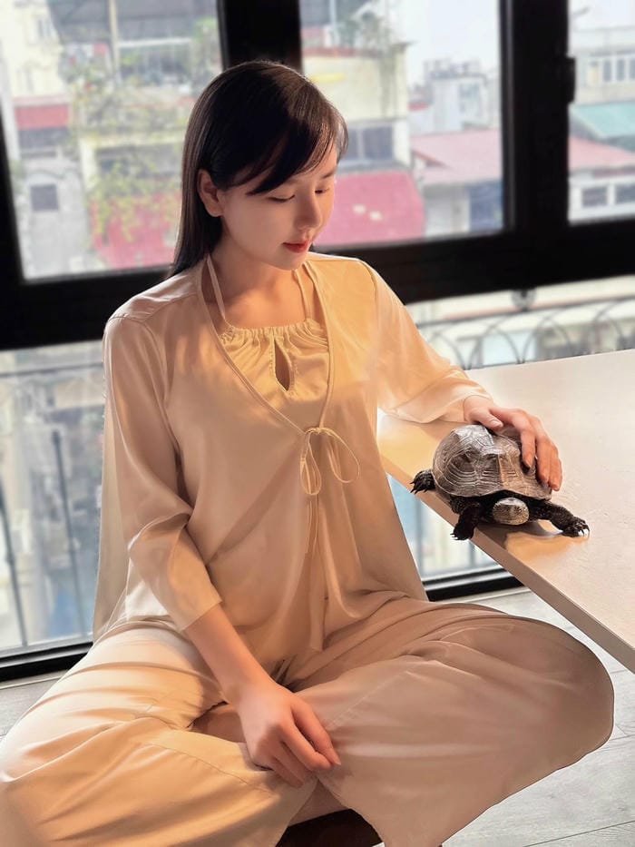 Hình ảnh Lê Nguyệt Anh cuốn hút ánh nhìn