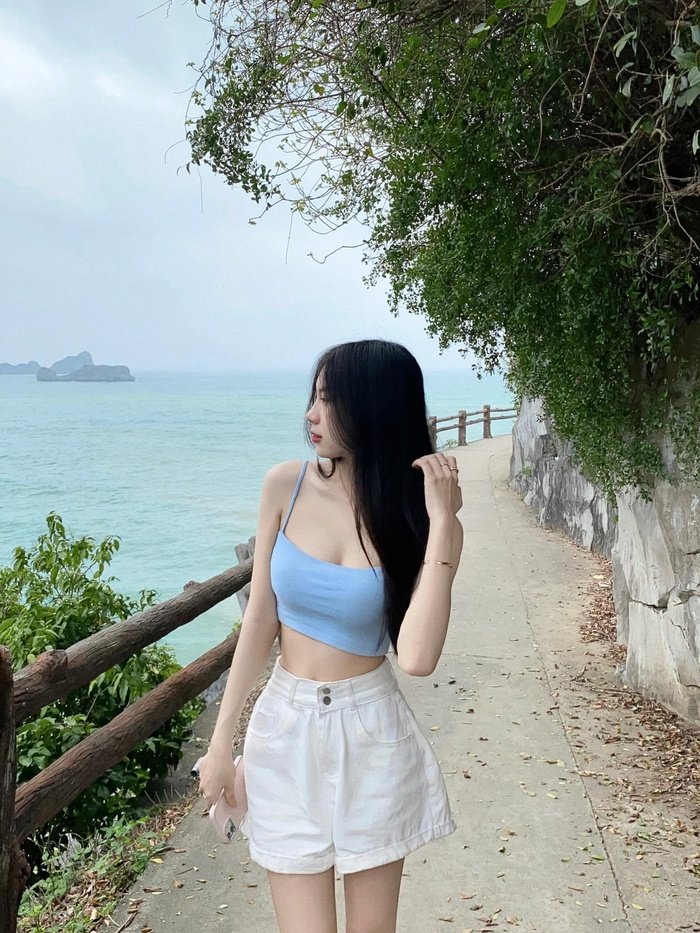 Loạt ảnh Hương Giang bikini sexy