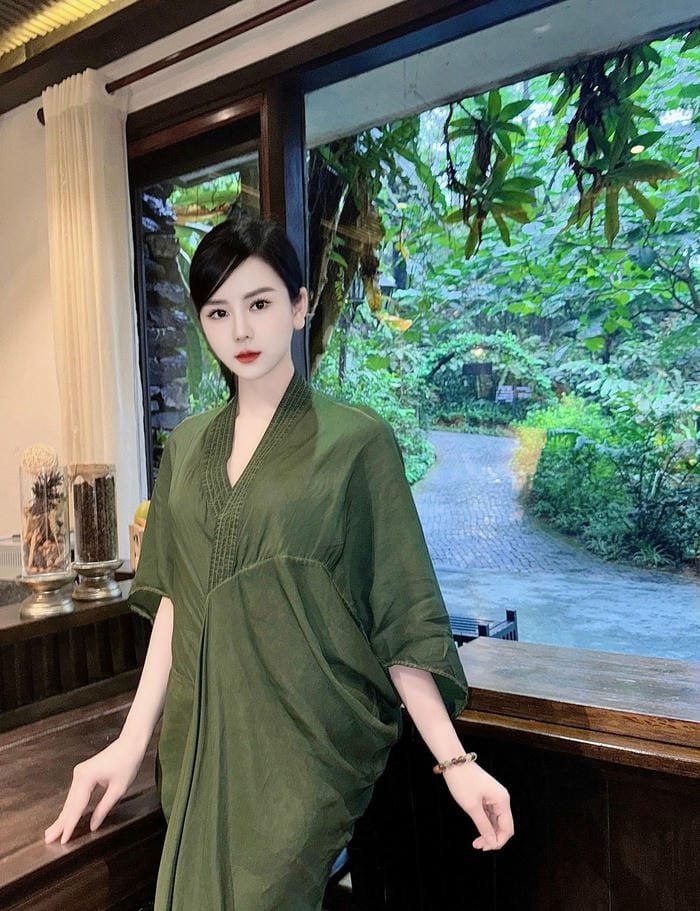 Loạt ảnh Lê Nguyệt Anh gợi cảm nhẹ nhàng