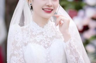Top 1001+ ảnh cô dâu mặc áo cưới, áo hỷ xinh đẹp duyên dáng 2026