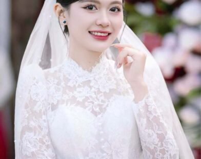 Top 1001+ ảnh cô dâu mặc áo cưới, áo hỷ xinh đẹp duyên dáng 2026