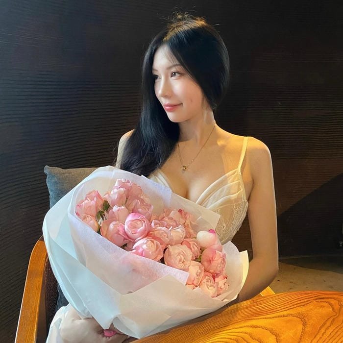 Loạt hình Hương Giang sexy quyến rũ