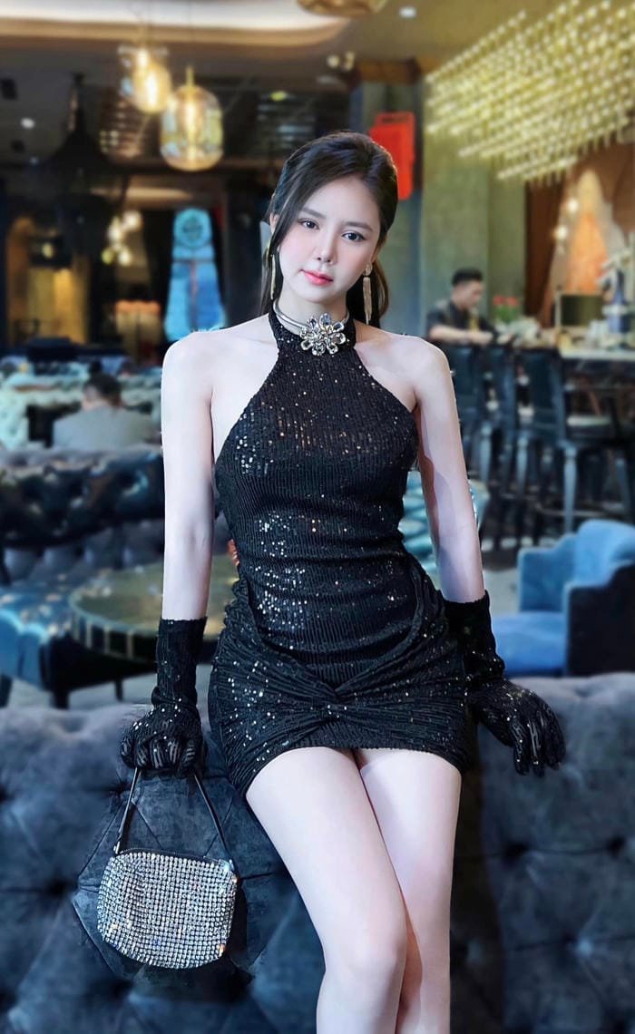 Ngắm Lê Nguyệt Anh hot girl quyến rũ