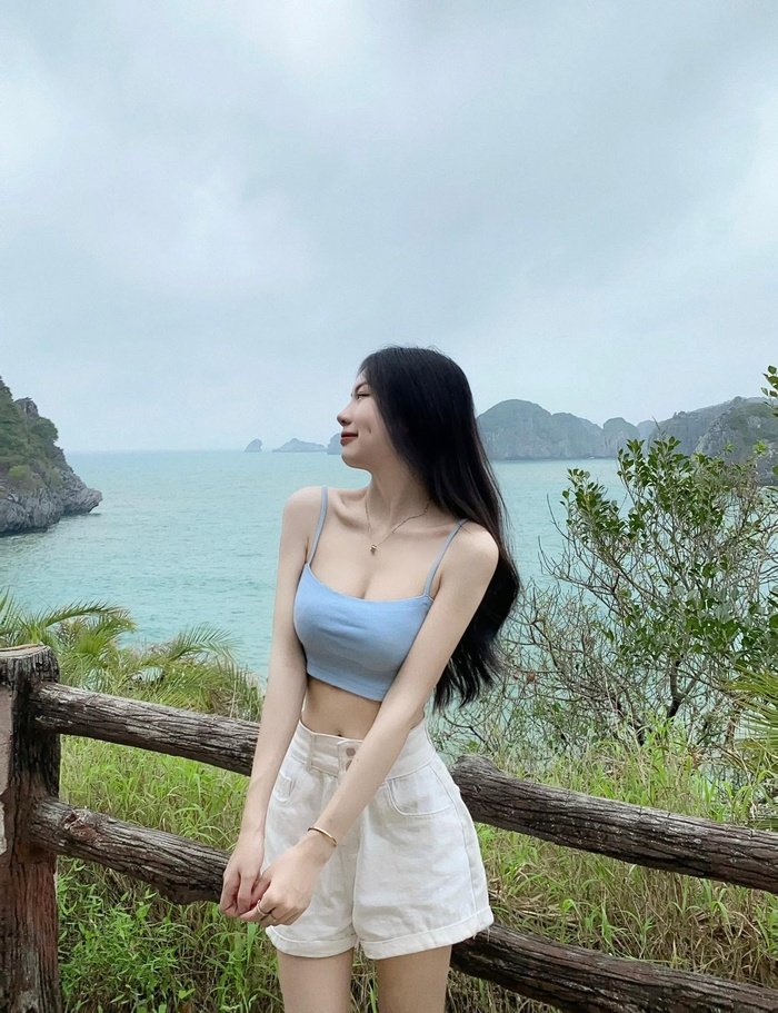 Ngắm ảnh Hương Giang bikini nóng bỏng
