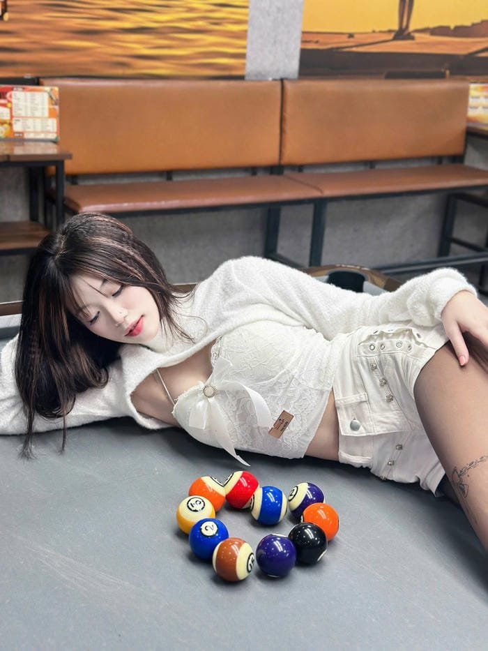 Album ảnh Hiền Nhi ngực khủng sexy quyến rũ