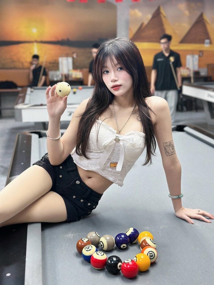 Ảnh hot girl Hiền Nhi ngực khủng đẹp mê hồn