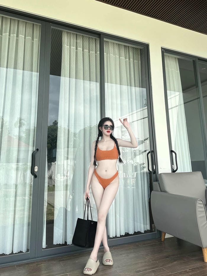 Hình ảnh Phan Thị Lê Na mặc bikini sexy nổi bật